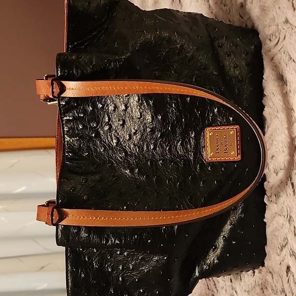Gently Used Excellent Condition Dooney & Bourke Black Ostritch Leather Tote Bag - Picture 3 of 12